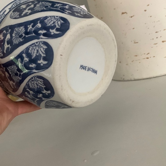 Chinoiserie Blue and‎ White Porcelain Cachepot Planter ceramic home decor - Picture 6 of 8